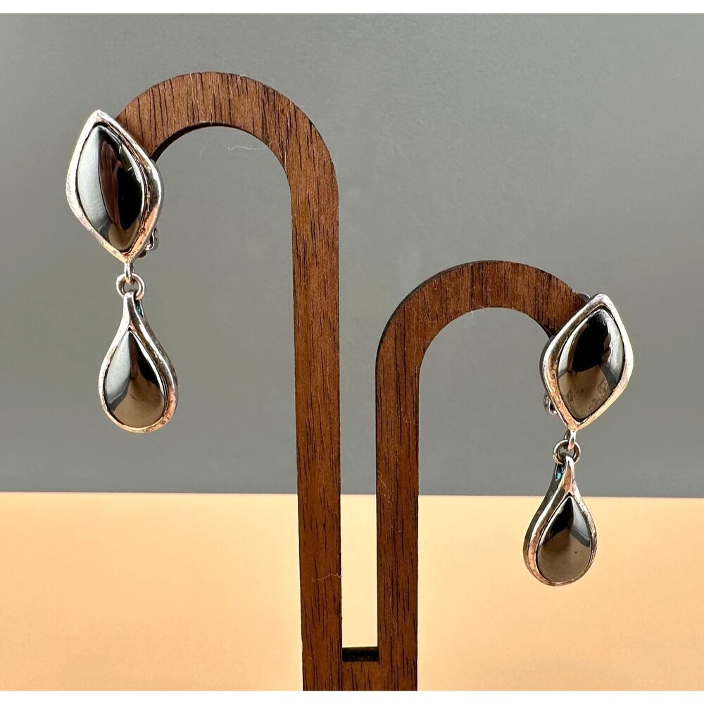 Vintage Hematite Earrings Dangle Teardrop Silver Tone Clip On MCM Sleek